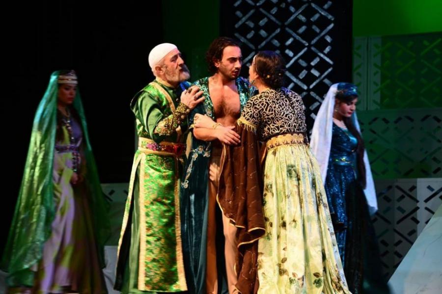 Gənc Tamaşaçılar Teatrı mövsümə “Leyli və Məcnun”la yekun vuracaq<b style="color:red"></b>