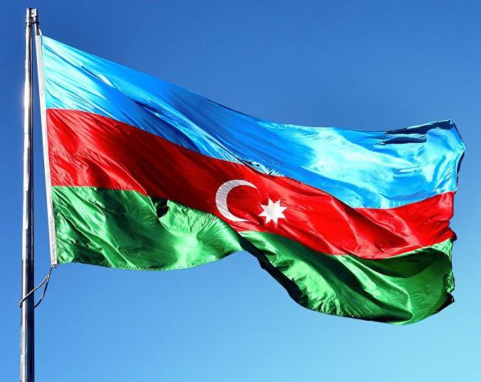 Azərbaycan bayrağı - <b style="color:red">Dayandur Sevginin şeiri </b>