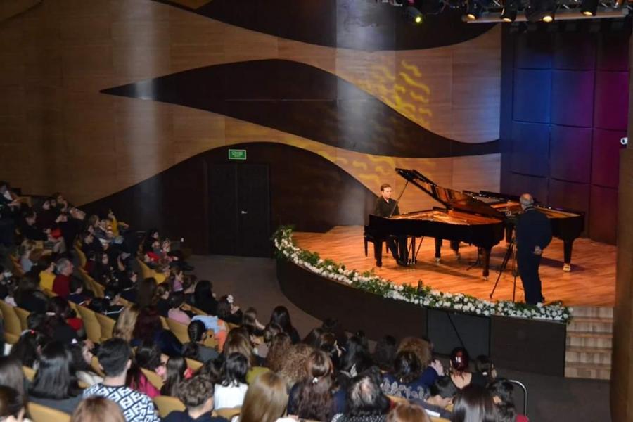 Bakıda Rusiya pianoçularının iştirakı ilə konsert <b style="color:red"></b>