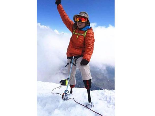 Amputasiya edilmiş ayaqları ilə 70 yaşında Everestə çıxan ilk alpinist<b style="color:red"></b>
