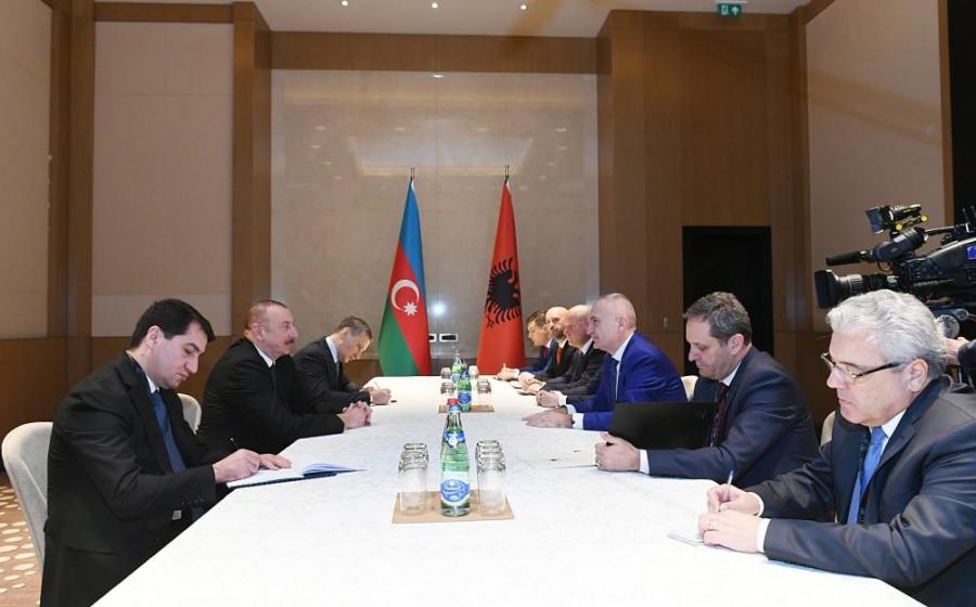 İlham Əliyev Albaniya prezidenti ilə görüşdü<b style="color:red"></b>