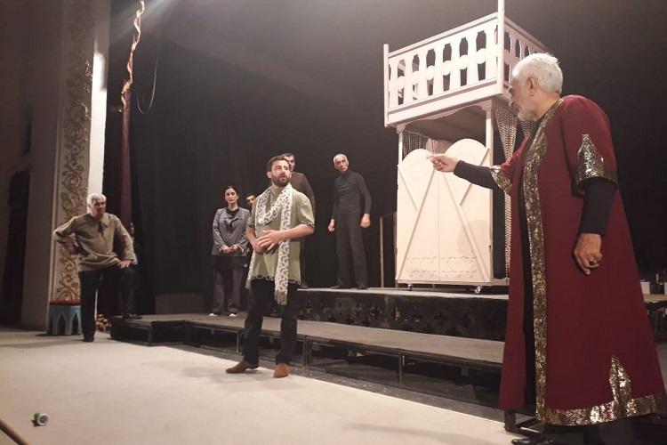 İranlı rejissorun quruluş verdiyi tamaşa Lənkəran teatrında <b style="color:red"></b>
