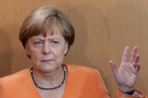 Merkel siyasətdən gedəcəyini bəyan etdi<b style="color:red"></b>