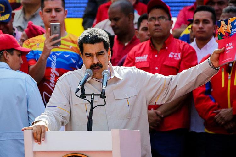 Maduro erkən parlament seçkiləri keçirilməsini təklif etdi<b style="color:red"></b>