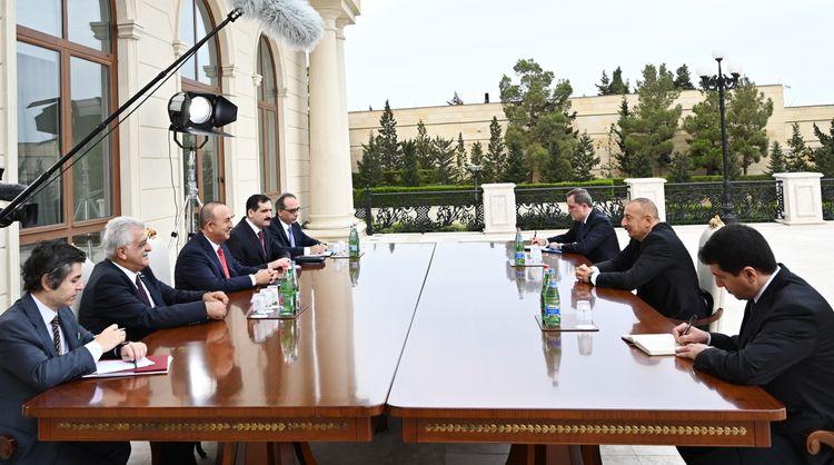 İlham Əliyev Mövlud Çavuşoğlunu qəbul etdi<b style="color:red"></b>