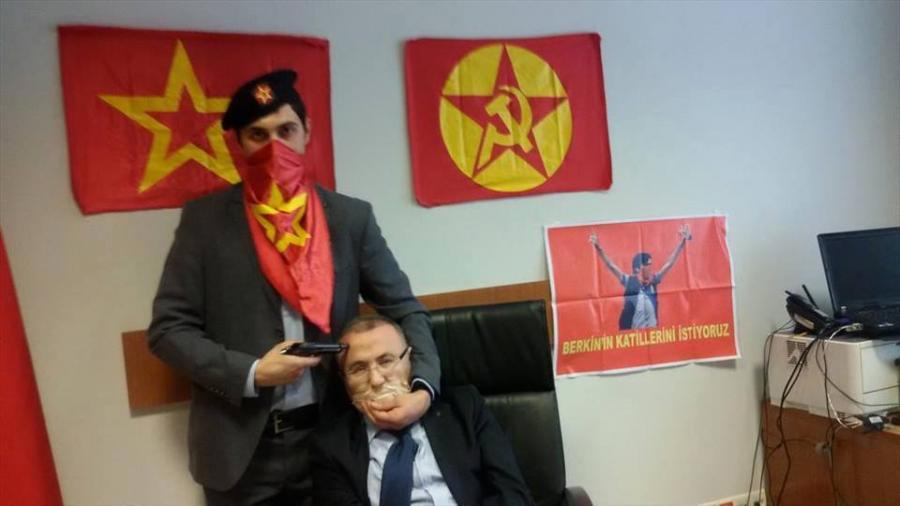 İstanbulda yaralı halda girovluqdan azad edilən prokuror öldü<b style="color:red"></b>