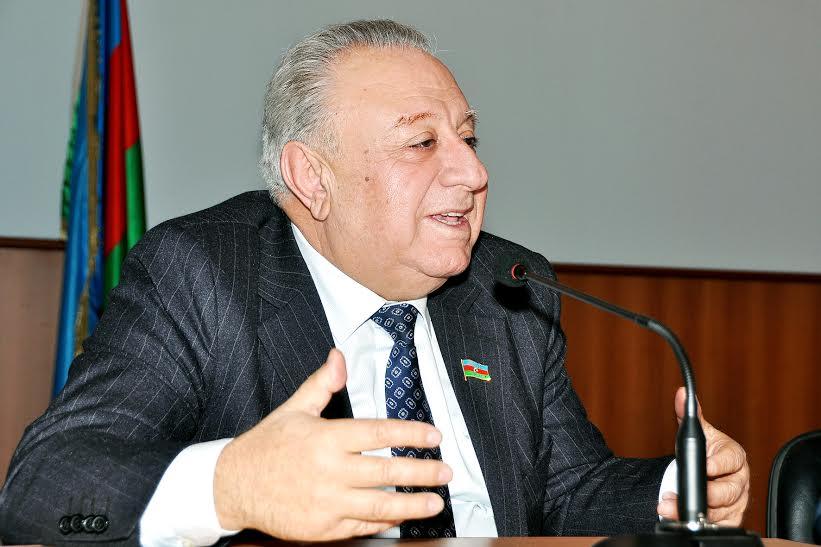 Гусейнбала Мираламов предложил азербайджанцам не есть мясо и рыбу