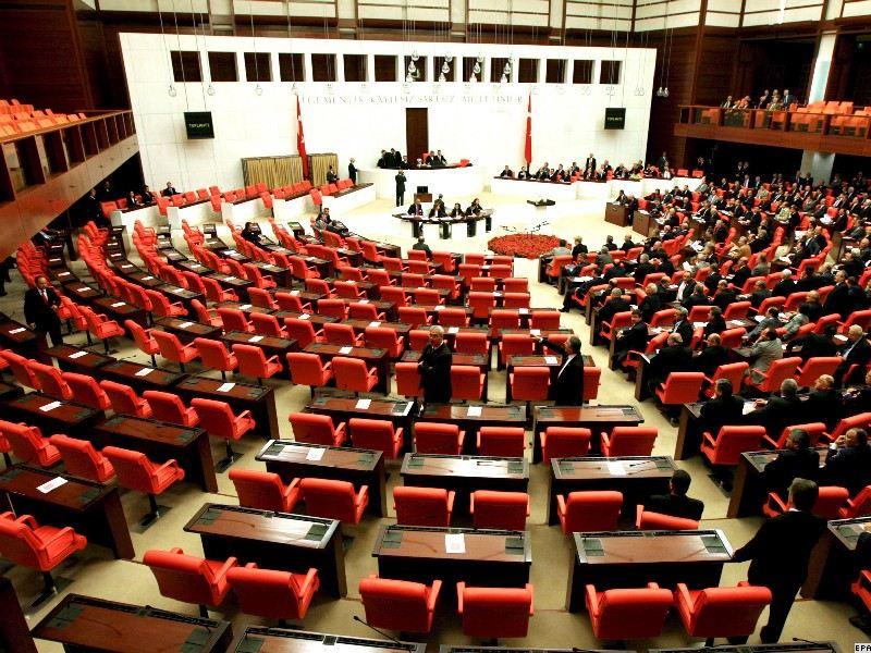Türkiyə parlamenti yeni hökumətə etimad göstərdi<b style="color:red"></b>