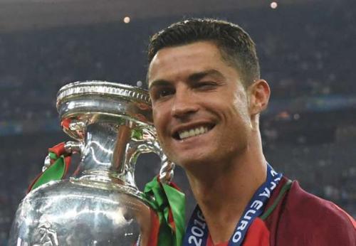Ronaldonun adı hava limanına verilir<b style="color:red"></b>