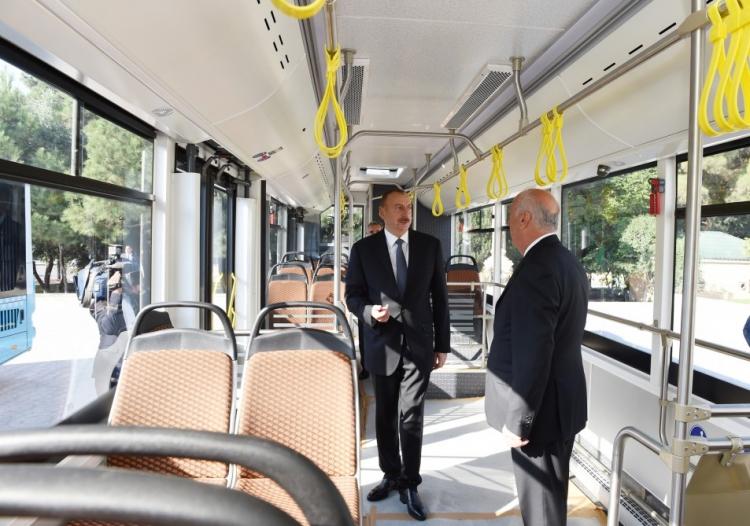 Prezident Sumqayıtda yeni avtobuslara baxış keçirdi<b style="color:red"></b>