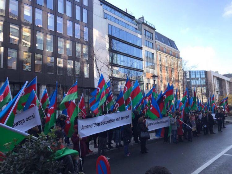 Avropadakı azərbaycanlılar Brüsseldə aksiya keçirdilər 
