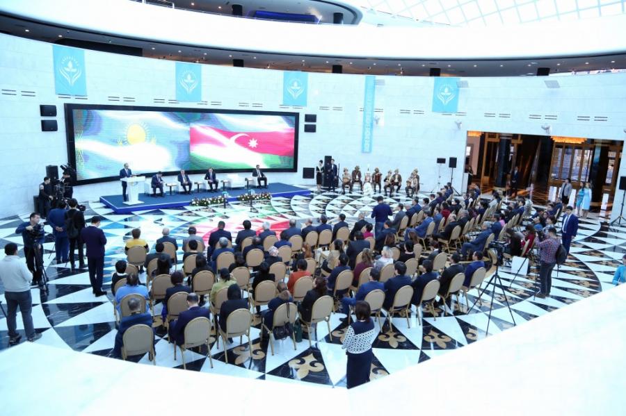 Astanada "Nursultan Nazarbayev. Həyat yolu" kitabının təqdimatı oldu