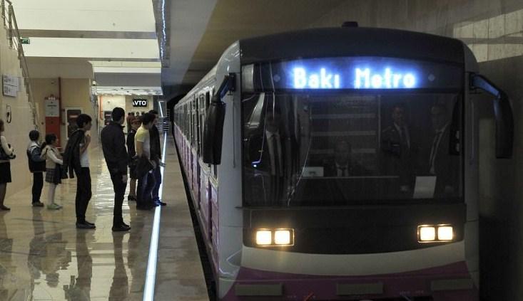Bakı metrosunda qatar tuneldə qaldı