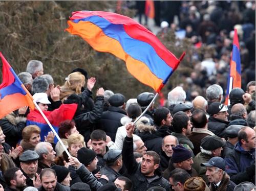 Sarkisyanın işğalçılıq siyasəti bumeranq effekti verir: Ermənistanın təhlükəsizliyi sual altında