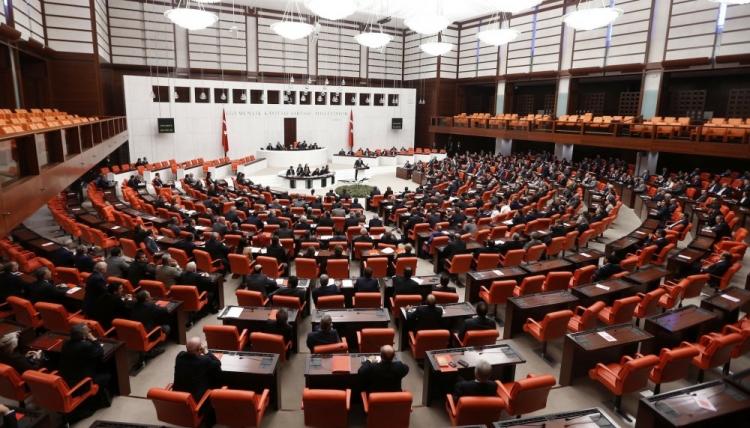 Türkiyə parlamenti növbədənkənar seçkilər barədə qərar qəbul etdi