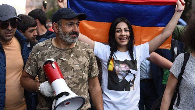 Ermənistan müxalifətinin lideri baş nazir postunu tutmağa hazırdır