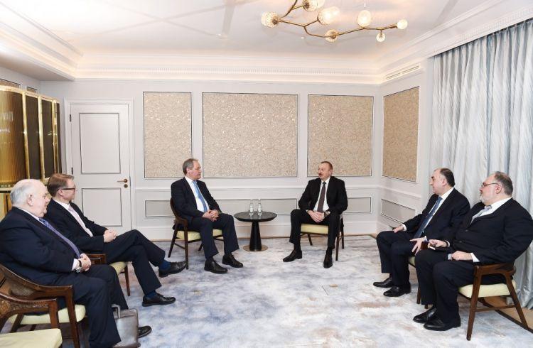 İlham Əliyev Britaniya parlamentinin bir qrup üzvü ilə görüşdü