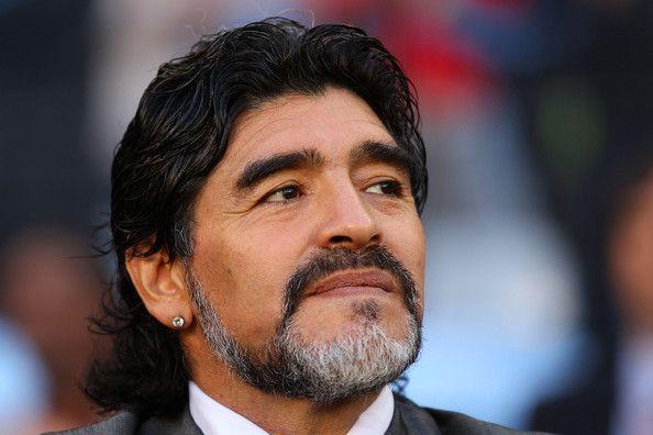 Maradona istefaya getmək fikrini dəyişdi 