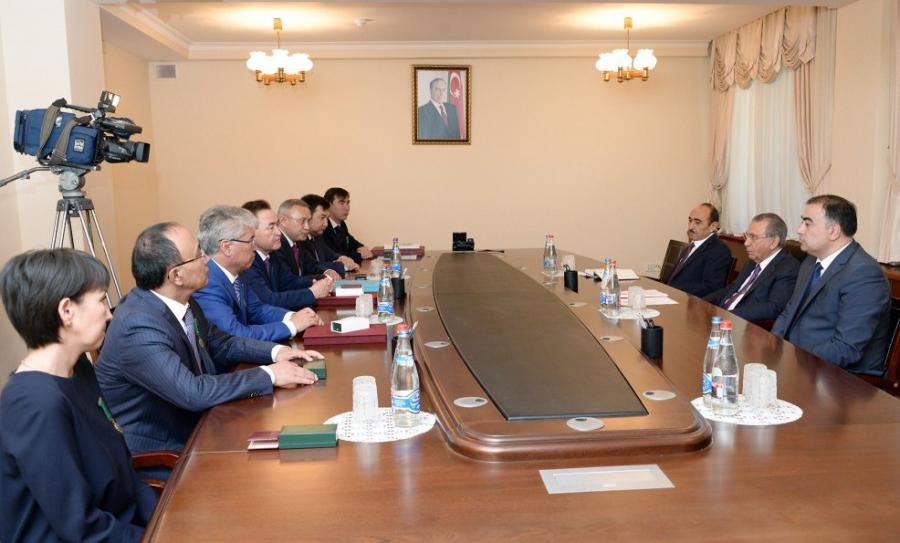 Ramiz Mehdiyev Qazaxıstan nümayəndə heyəti ilə görüşdü