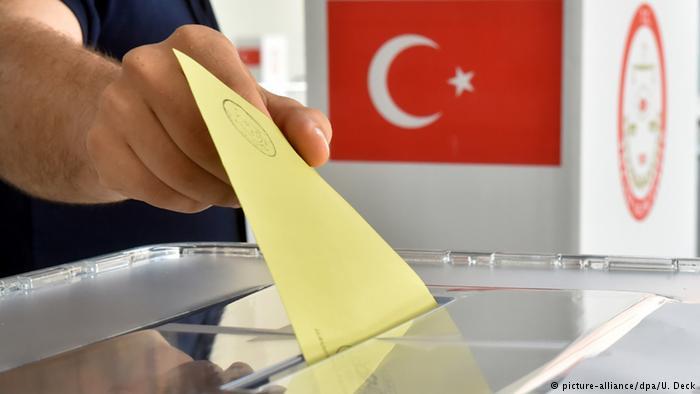 Türkiyədə seçkilər sona çatdı