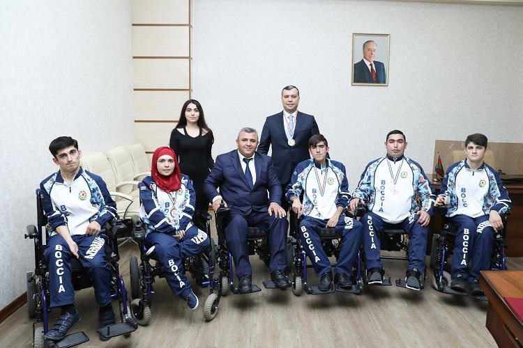 Sahil Babayev boccia üzrə beynəlxalq yarışda medal qazanan idmançılarla görüşdü