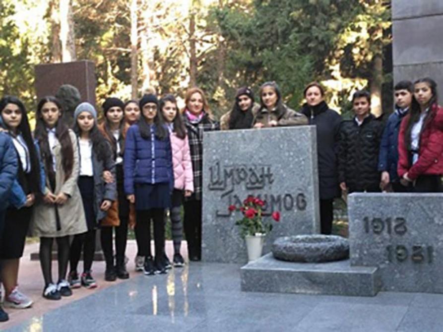 Xalq yazıçısı İmran Qasımov anıldı 