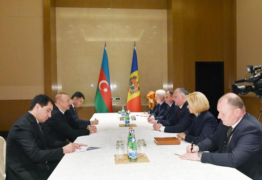 İlham Əliyev Moldova prezidenti ilə görüşdü