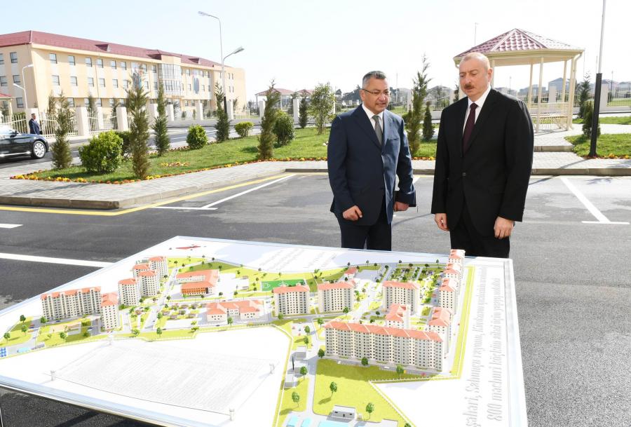 Prezident Kürdəxanıda məcburi köçkünlər üçün yaşayış kompleksinin açılışında - Yenilənib