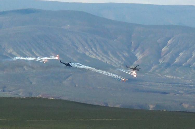 Hərbi Hava Qüvvələri helikopter bölmələrinin taktiki-uçuş məşqləri keçirildi