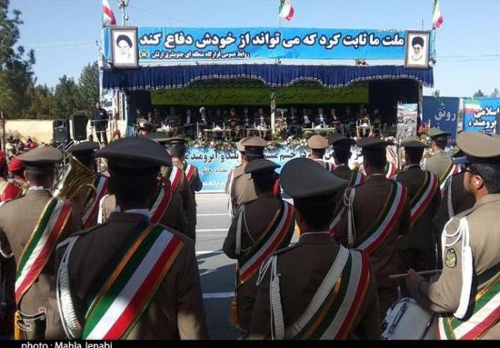 İranda Ordu günü münasibəti ilə hərbi parad 