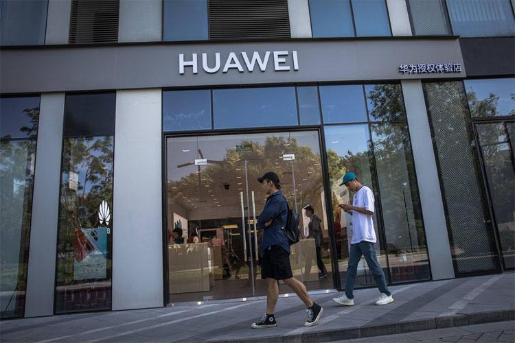 ABŞ sanksiya tətbiq olunan "Huawei" şirkətinə müvəqqəti lisenziya verdi