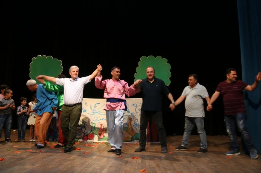 Lənkəran Teatrı Zəncan festivalından mükafatla qayıdıb