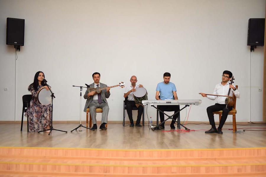 ADU-da amerikalı tələbələr üçün konsert proqramı 