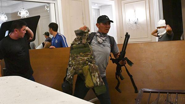 Atambayevin tərəfdarları girov götürdükləri xüsusi təyinatlıları sərbəst buraxdılar