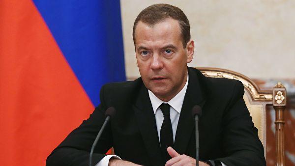 Medvedev: "A321" təyyarəsi ekipajının hərəkətləri ən yüksək mükafata layiqdir"