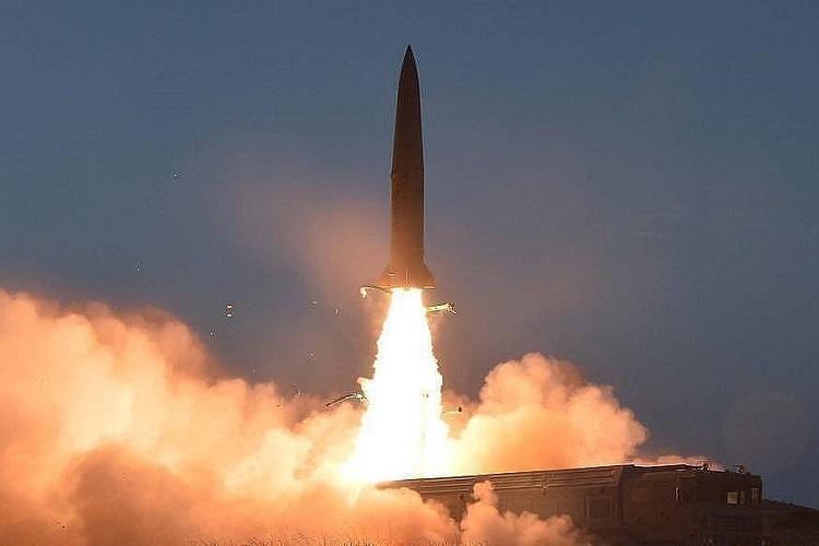 KXDR Yaponiya dənizinə doğru iki naməlum raket atdı 