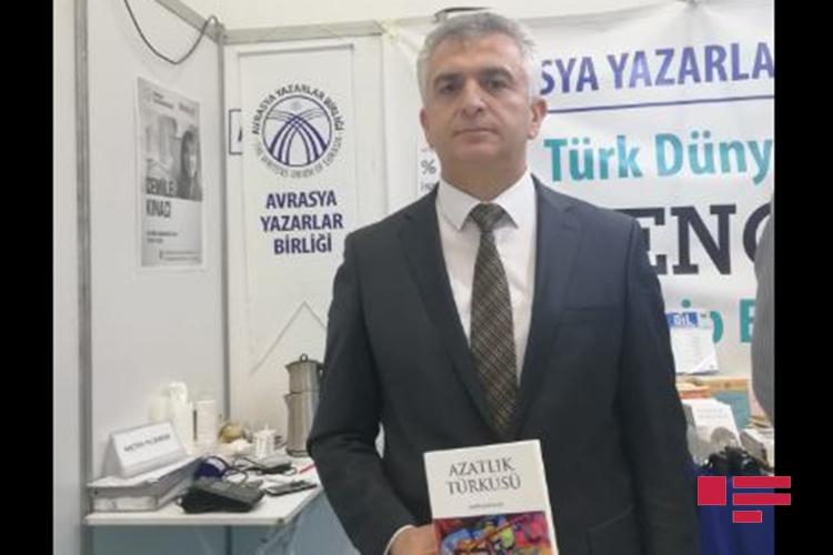 Türkiyədə Sabir Şahtaxtının “Azadlıq türküsü” romanının imza günü 