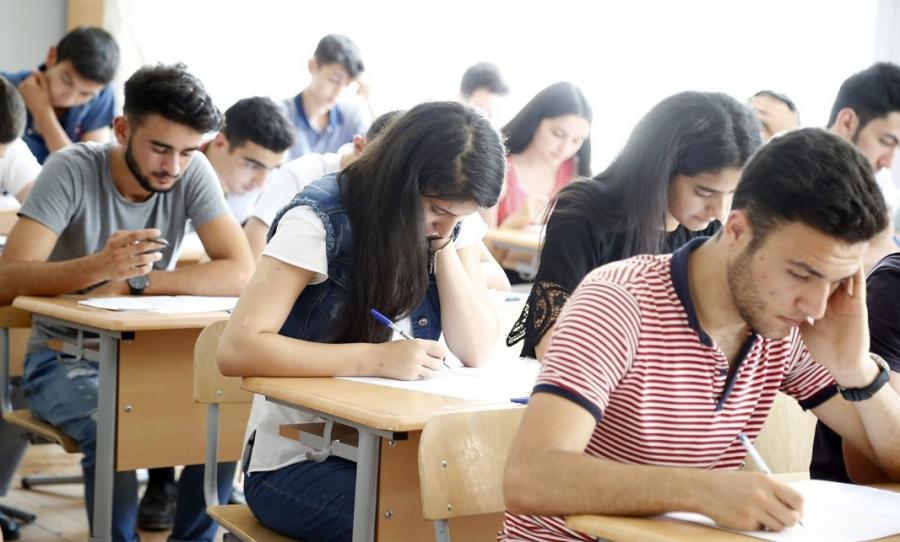 Gürcüstanda 12 mindən çox şagird təhsilini yarımçıq qoyub