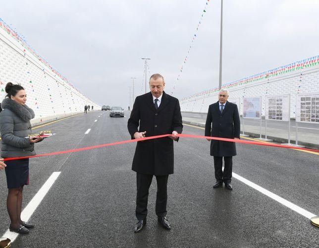 İlham Əliyev Pirşağıda avtomobil tunelinin açılışında 