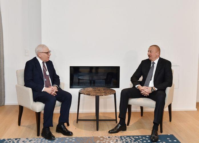 Azərbaycan Prezidentinin Davosda “Carlyle Group” şirkətinin həmtəsisçisi ilə görüşü olub