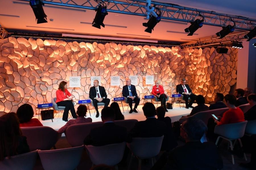 İlham Əliyev Davosda regional təhlükəsizliyin vacibliyindən danışıb