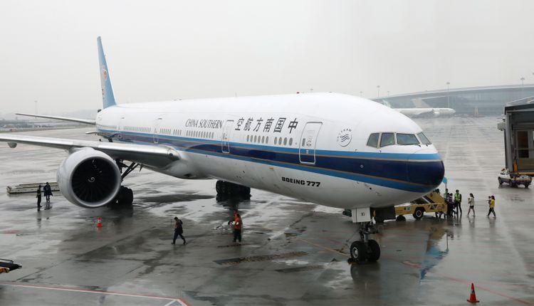 "China Southern Airlines" Bakıya uçuşları dayandırıb