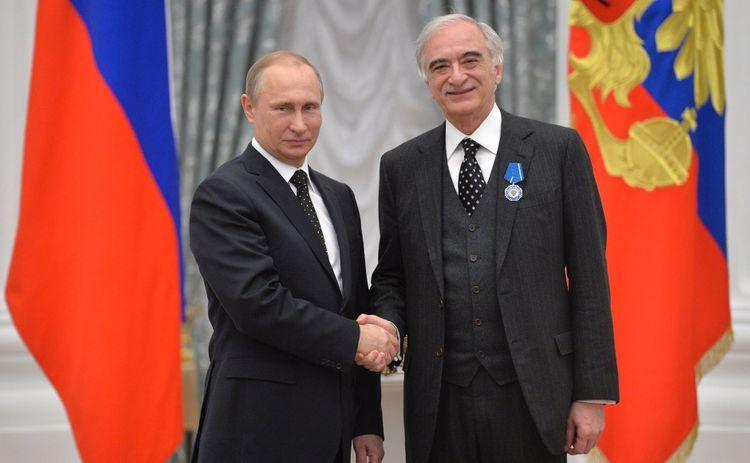 Vladimir Putin Polad Bülbüloğlunu mükafatlandırıb