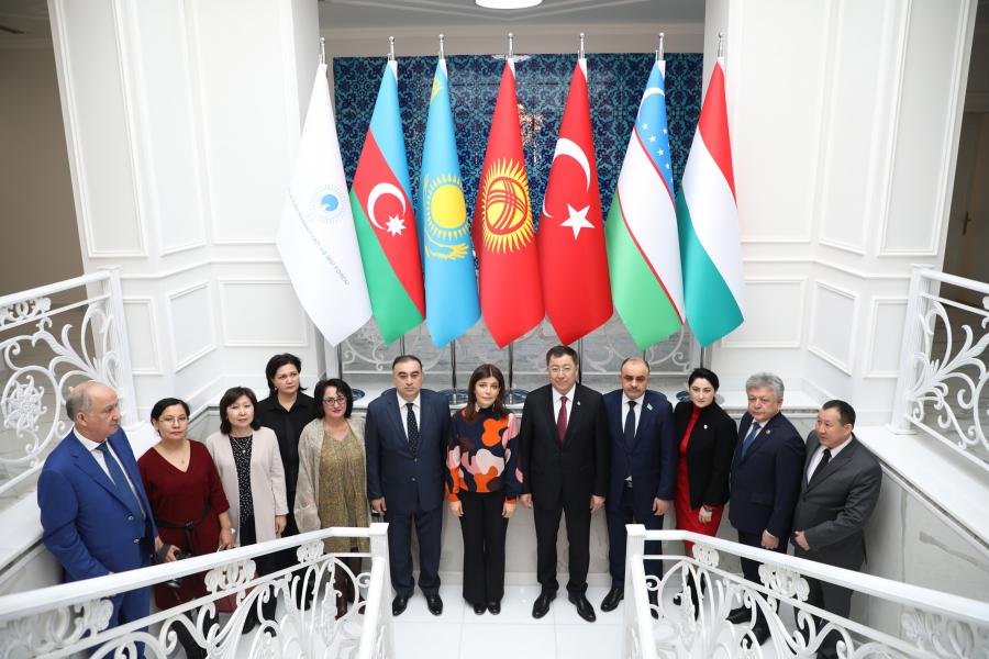 Qazaxıstan Xalq Assambleyasının sədr müavini Beynəlxalq Türk Mədəniyyəti və İrsi Fondunu ziyarət edib