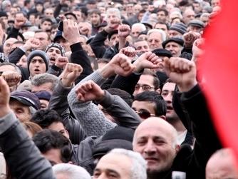 İrəvanda Rusiya əleyhinə yürüş başladı