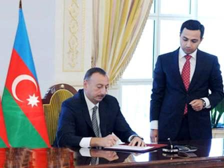 Prezidentin dövlət qulluqçularının maaşını artırdığı rəsmən təsdiqləndi