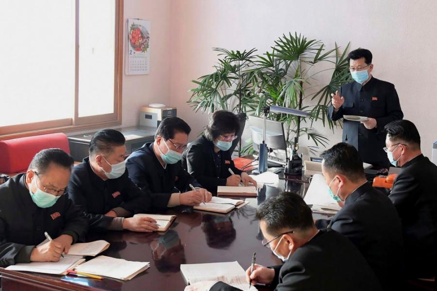 Şimali Koreyada 10 min adam koronavirusa görə karantində saxlanılıb