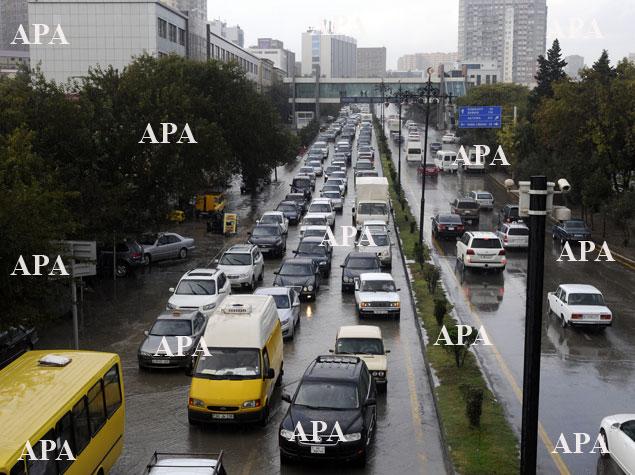 Bakının əsas küçə və prospektlərində tıxac yaranıb
