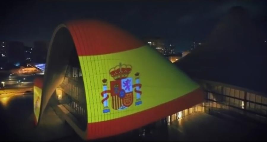 Heydər Əliyev Mərkəzinin binası üzərində İspaniya bayrağı videoproyeksiya olundu