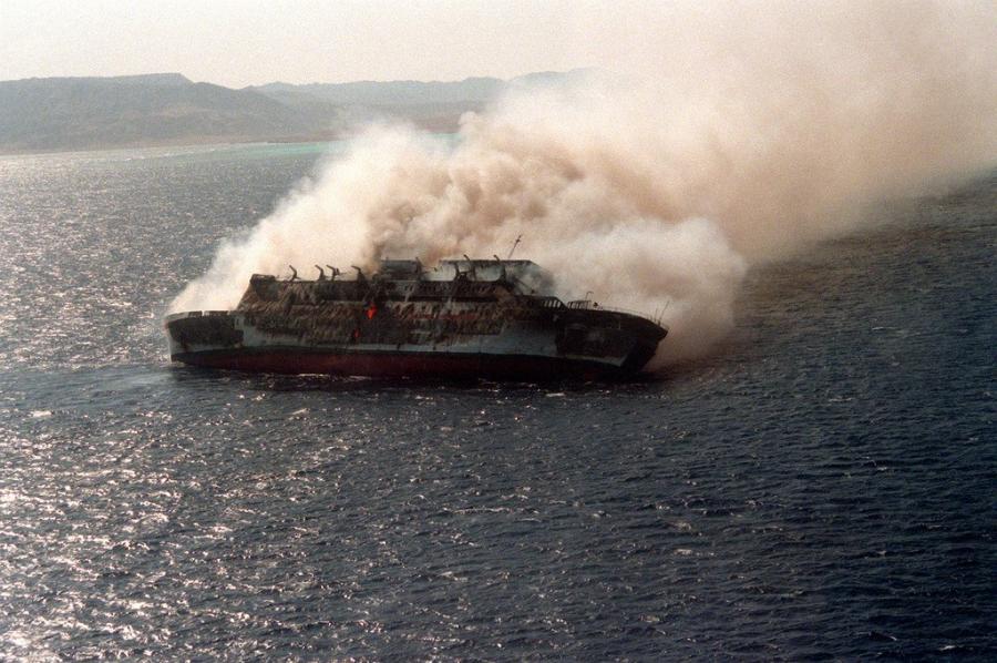 Aralıq dənizində yanan gəminin azərbaycanlı heyət üzvləri Bakıya qayıtdı